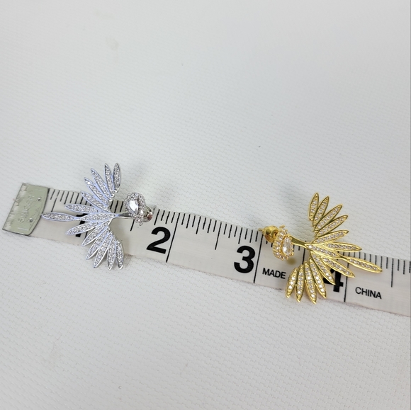 Sparky Flower Front Back Double Sided 2 Earrings in One - Picture 4 of 4